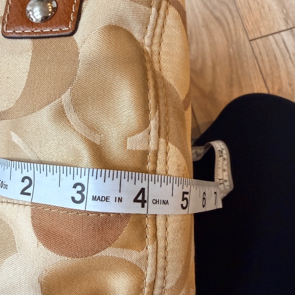 Coach Authentic Optic Signature Zoe Bag - Picture 16 of 16